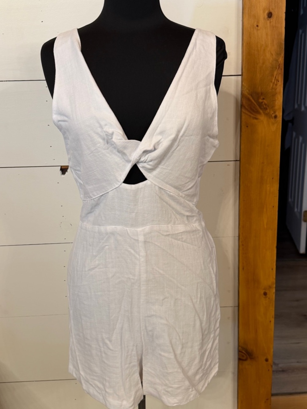 Francesca's Collections White Twist-Front Romper